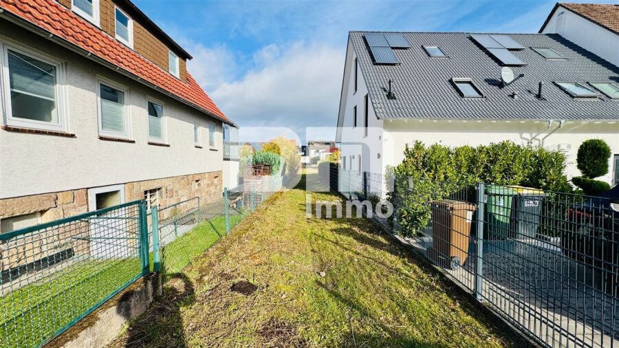 Traumhaftes Baugrundstück in Traumlage inkl. Projektierung 3 Familienhaus oder EFH - Zufahrt 1